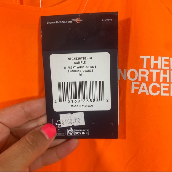 NEW North Face Men’s Flight Series Short Sleeve Shirt Size M - Picture 3 of 8